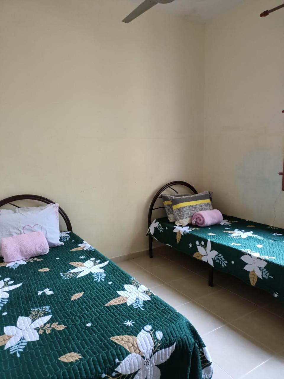 Yasmeen Homestay Kemaman Chukai Buitenkant foto